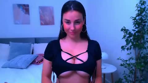 Christina online show from June 28, 3:51 pm
