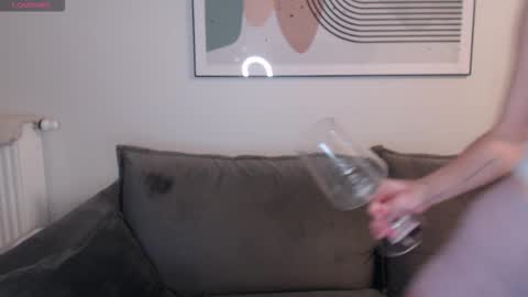 Liby online show from December 2, 6:32 pm