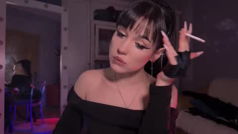 Miss Nelly online show from January 16, 8:05 pm