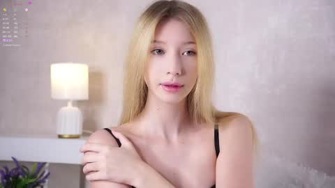 Lily online show from June 2, 3:02 pm