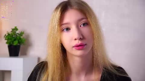 Lily online show from June 27, 2:56 pm
