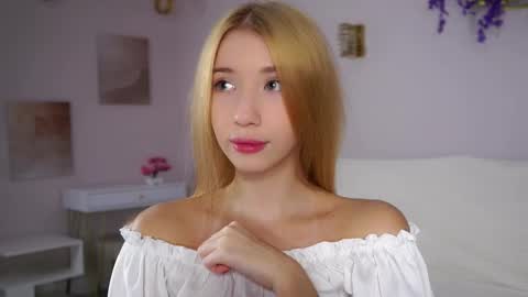 Lily online show from December 20, 2:43 pm