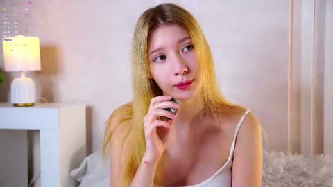 Lily online show from June 19, 2:53 pm