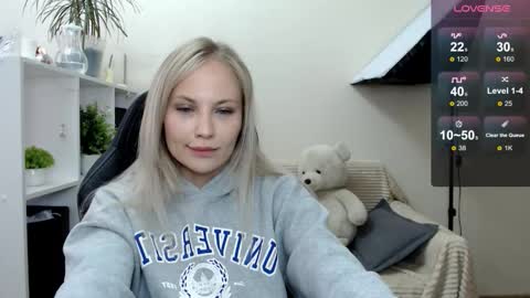 Naomi online show from September 12, 5:30 am