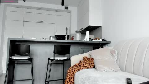 Rina online show from February 5, 9:01 am