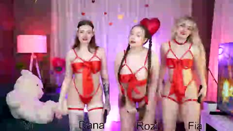 Snapshot of sunnyfia chatting on February 16, 2:00 am Fia - TG - Mia - Alice - online show from February 16, 2:00 am