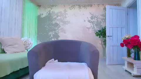 Eva  online show from June 15, 4:02 am