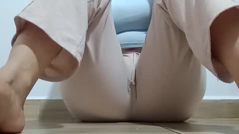 Annie online show from February 2, 4:22 am