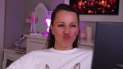 SusanJewel online show from November 14, 8:03 am