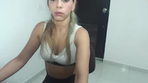 Snapshot of susanleroy chatting on February 6, 9:00 am susanleroy online show from February 6, 9:00 am