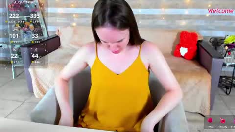susansmitt online show from June 25, 7:04 pm
