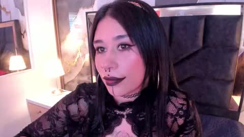 susanvilla online show from March 12, 8:44 pm