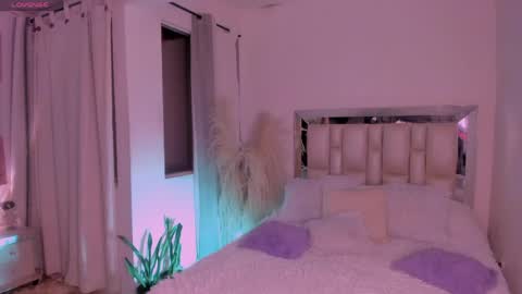 sussy_bell_ online show from May 2, 4:27 am