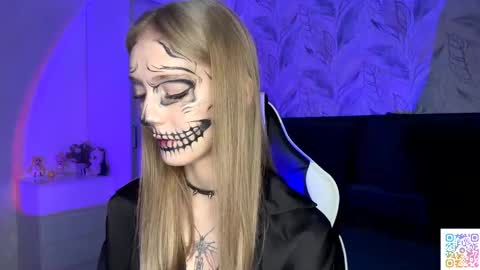 Jessica online show from October 31, 5:28 pm