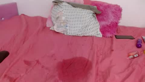 Snapshot of suzan_30 chatting on October 19, 8:44 pm suzan_30 online show from October 19, 8:44 pm