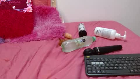 suzan_30 online show from January 17, 9:00 pm