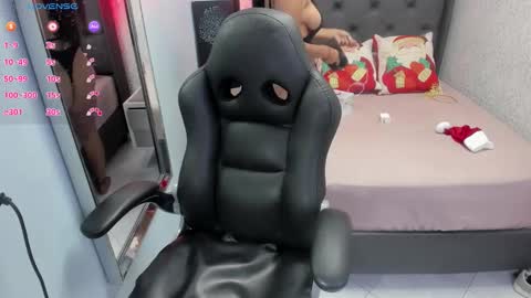 S U Z E T  online show from December 5, 7:37 pm