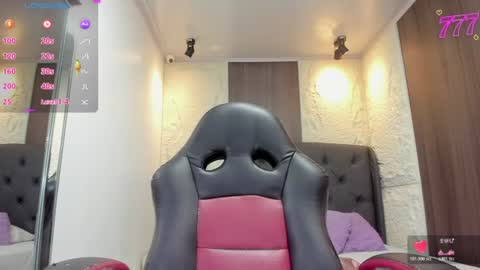 S U Z E T  online show from July 24, 8:06 pm
