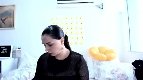 Suzy Amaya  online show from July 27, 6:05 pm