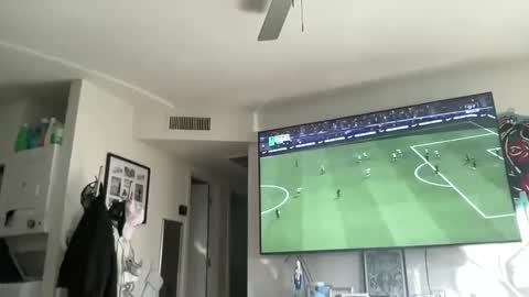 Suzy online show from December 20, 4:11 pm