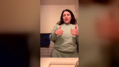 Suzy online show from February 26, 4:17 pm