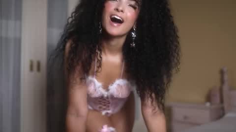 suzysuza online show from September 20, 3:21 pm