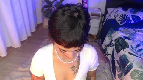 sweeetkittyy22 online show from October 7, 5:23 am