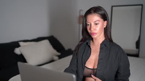 Snapshot of sweet_and_honest chatting on October 3, 8:47 pm Dorothea online show from October 3, 8:47 pm