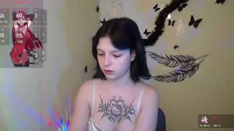 Snapshot of sweet_cherryg chatting on December 23, 12:52 pm Ivy online show from December 23, 12:52 pm