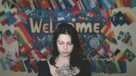 Snapshot of sweet_cherryg chatting on September 25, 12:04 pm Ivy online show from September 25, 12:04 pm