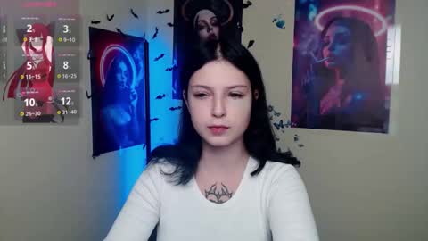 Snapshot of sweet_cherryg chatting on September 13, 6:27 pm Ivy online show from September 13, 6:27 pm