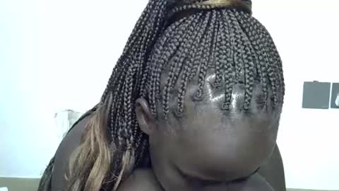 sweet_diva19 online show from December 3, 3:14 pm