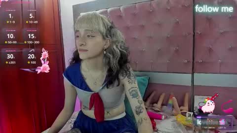  emmili  online show from January 15, 12:33 pm