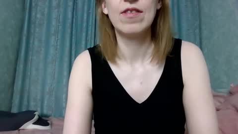 sweet_lilbunny online show from February 13, 5:58 pm