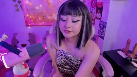 sweet_lilly_sweet online show from May 23, 3:05 am