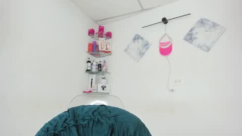 sweet_litle online show from July 4, 4:19 am