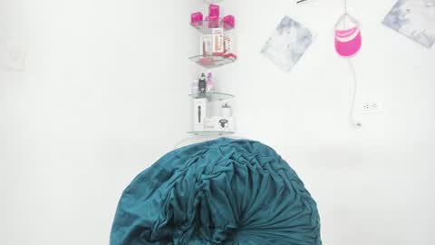 sweet_litle online show from July 5, 4:19 am