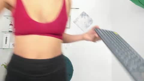 sweet_litle online show from June 20, 4:16 am