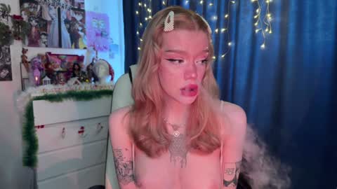 Snapshot of sweet_melissa133 chatting on January 2, 9:43 am Melissa. Join me on Fansly link in social medias online show from January 2, 9:43 am