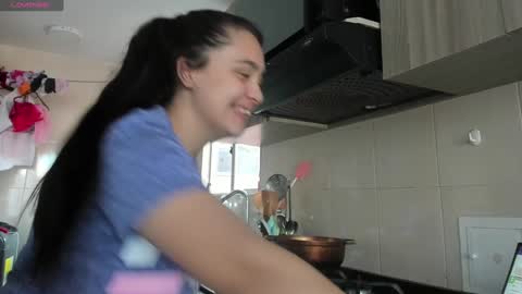 Snapshot of sweet_miiaa chatting on January 22, 10:17 pm Mia Johns online show from January 22, 10:17 pm