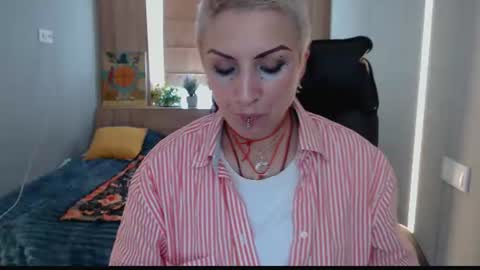 sweet_n_strong online show from June 9, 12:15 pm
