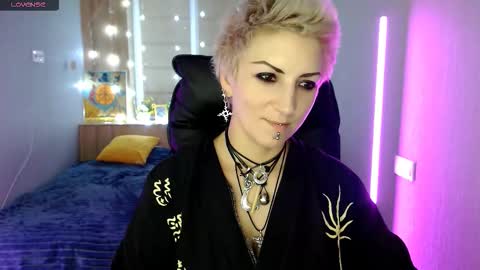 sweet_n_strong online show from December 3, 2:30 pm