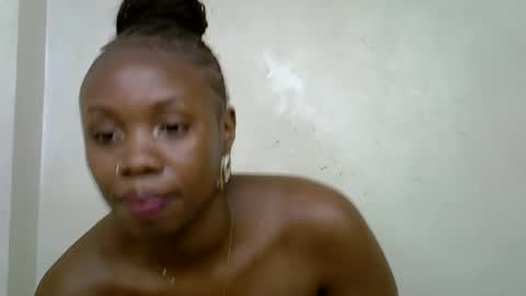 Elina online show from March 15, 5:15 pm