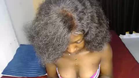 ellanah Tracie online show from November 8, 12:59 am