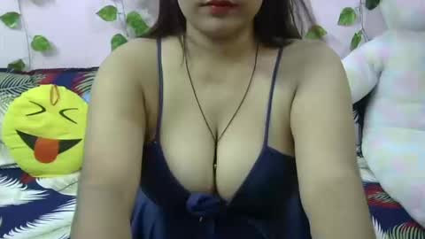 Snapshot of sweet_shivani chatting on October 13, 11:57 am sweet_shivani online show from October 13, 11:57 am