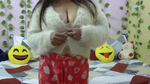 Snapshot of sweet_shivani chatting on January 11, 6:03 am sweet_shivani online show from January 11, 6:03 am