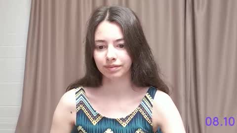 Snapshot of sweet_sweet_angel chatting on October 8, 9:24 am Angel online show from October 8, 9:24 am
