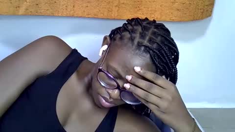 sweet_zarah online show from March 13, 2:46 am