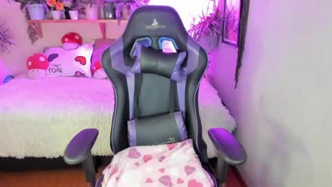 Abby   online show from May 13, 6:24 pm