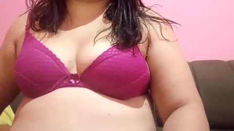 Snapshot of sweetapple808216 chatting on December 25, 3:06 pm sweetapple808216 online show from December 25, 3:06 pm